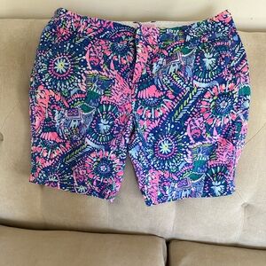 Lily Pulitzer Bermuda length shorts size 10.